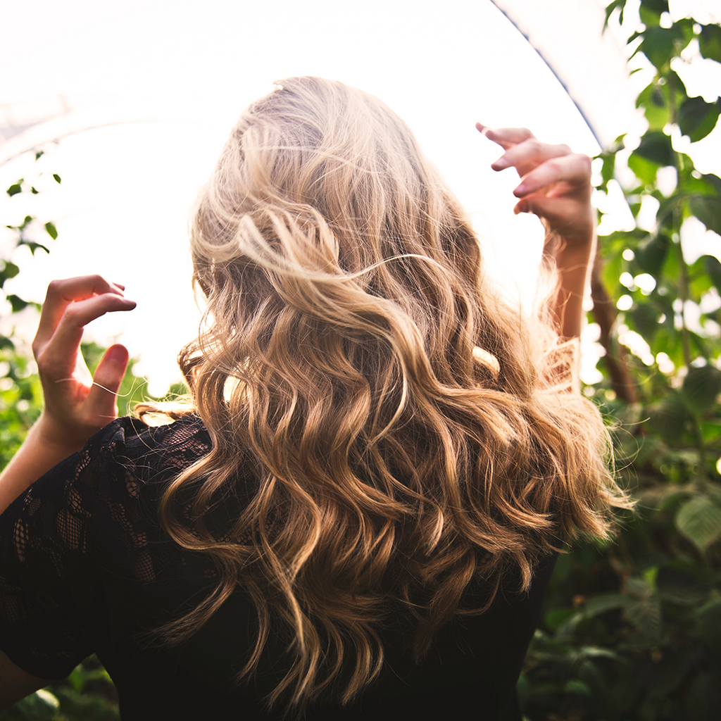 Bombshell Volume, How To Create The Perfect Curls